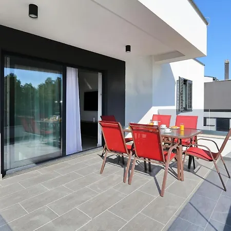 Ankora 1 With Heated Pool