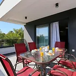 Appartement Ankora 1 With Heated Pool Biograd Na Moru