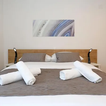 Ankora 1 With Heated Pool *