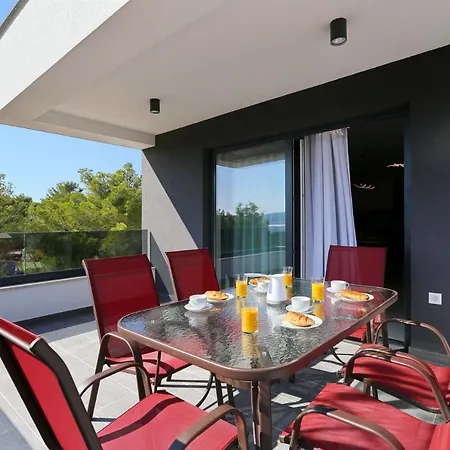 Apartment Ankora 1 With Heated Pool Biograd Na Moru
