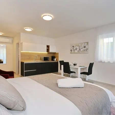 Ankora 1 With Heated Pool *