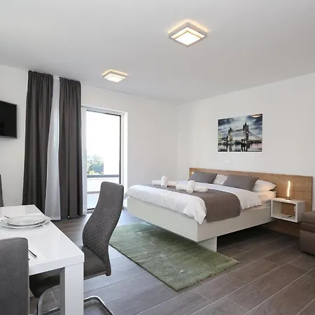 Apartamento Ankora 1 With Heated Pool Biograd Na Moru