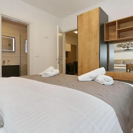Ankora 1 With Heated Pool *