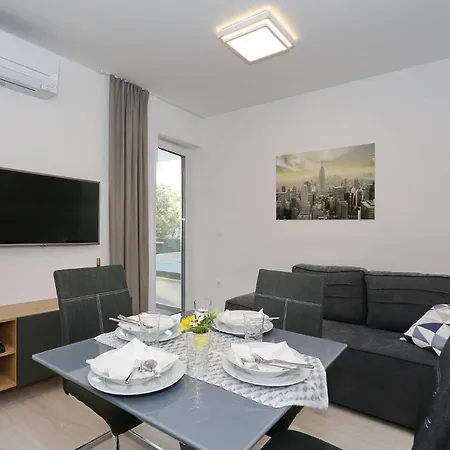 Ankora 1 With Heated Pool