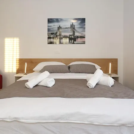 Apartment Ankora 1 With Heated Pool
