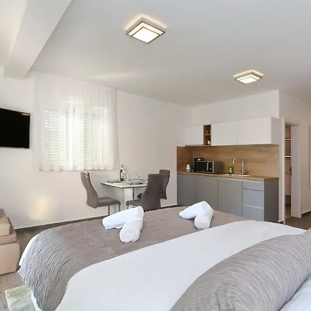 Ankora 1 With Heated Pool Biograd Na Moru