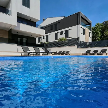 Apartment Ankora 1 With Heated Pool *