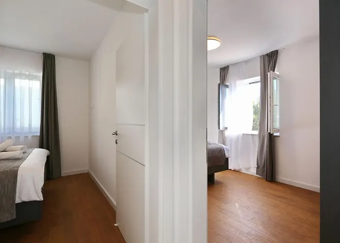 Ankora 1 With Heated Pool