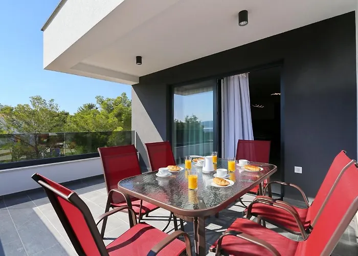 Apartman Ankora 1 With Heated Pool Biograd Na Moru