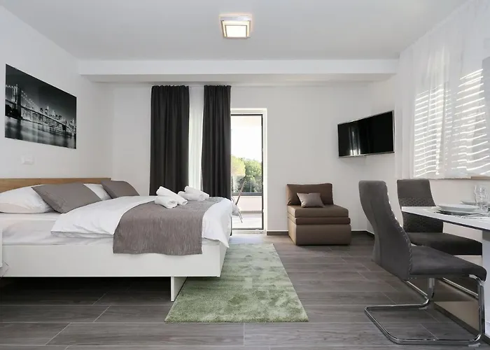 Ankora 1 With Heated Pool Apartman Biograd Na Moru