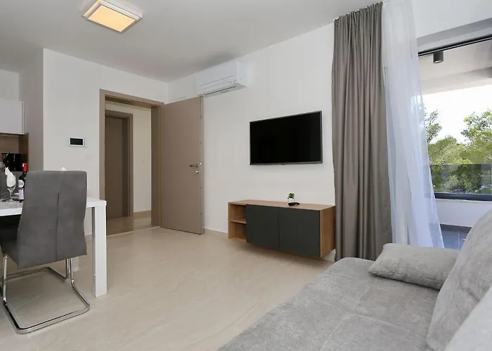 Apartman Ankora 1 With Heated Pool