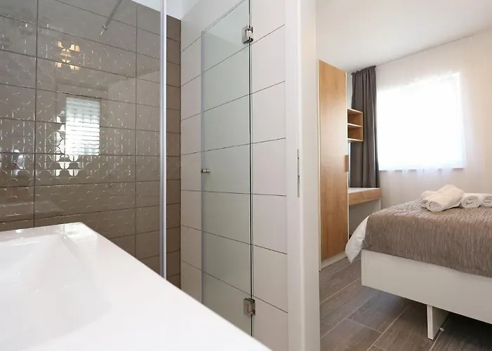 Apartman Ankora 1 With Heated Pool Biograd Na Moru