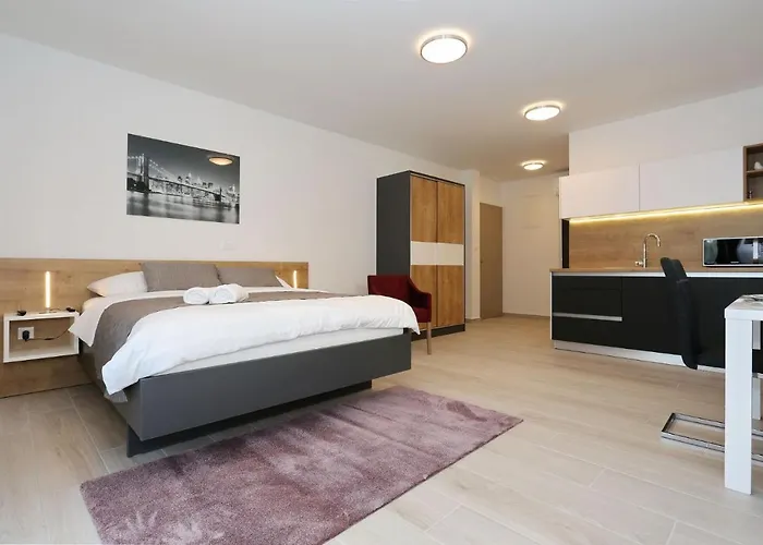 Ankora 1 With Heated Pool