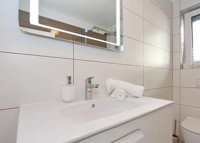 Ankora 1 With Heated Pool Biograd Na Moru