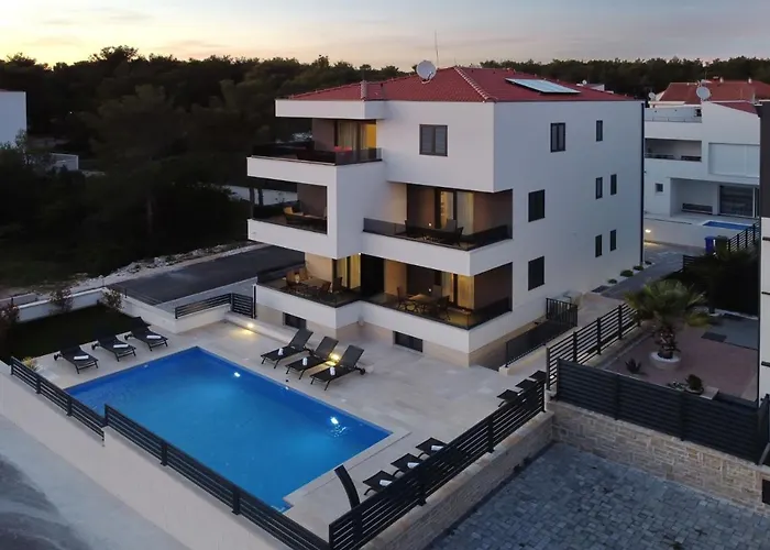 Ankora 1 With Heated Pool *